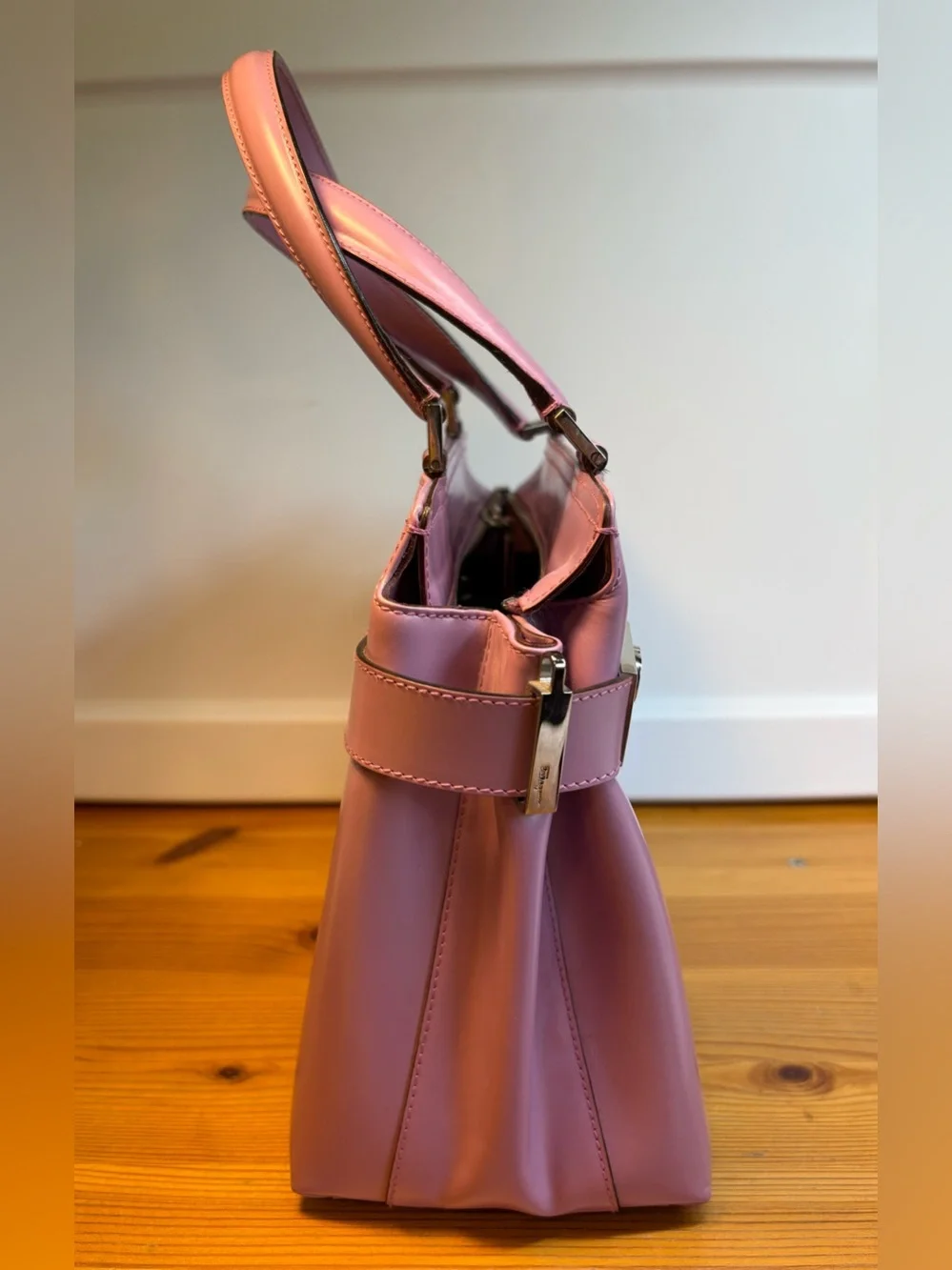 FERRAGAMO VINTAGE Y2K Women's Pink/Lavender Leather Top-Handle Handbag w/ strap